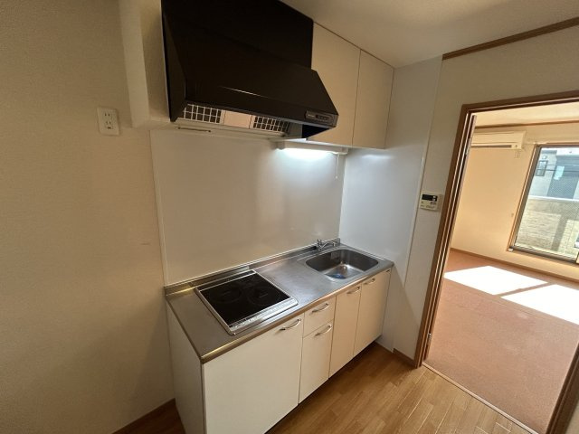 ヴィラコスモスC棟のキッチン|＊他号室参考写真