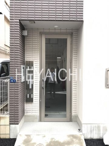 ブルーメ石川のエントランス