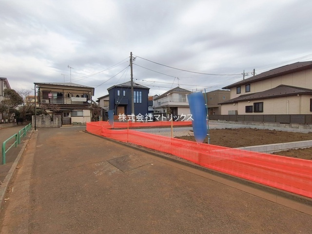 練馬区西大泉1丁目　開放的なロケーション　角地含む全3棟の前面道路含む現地写真