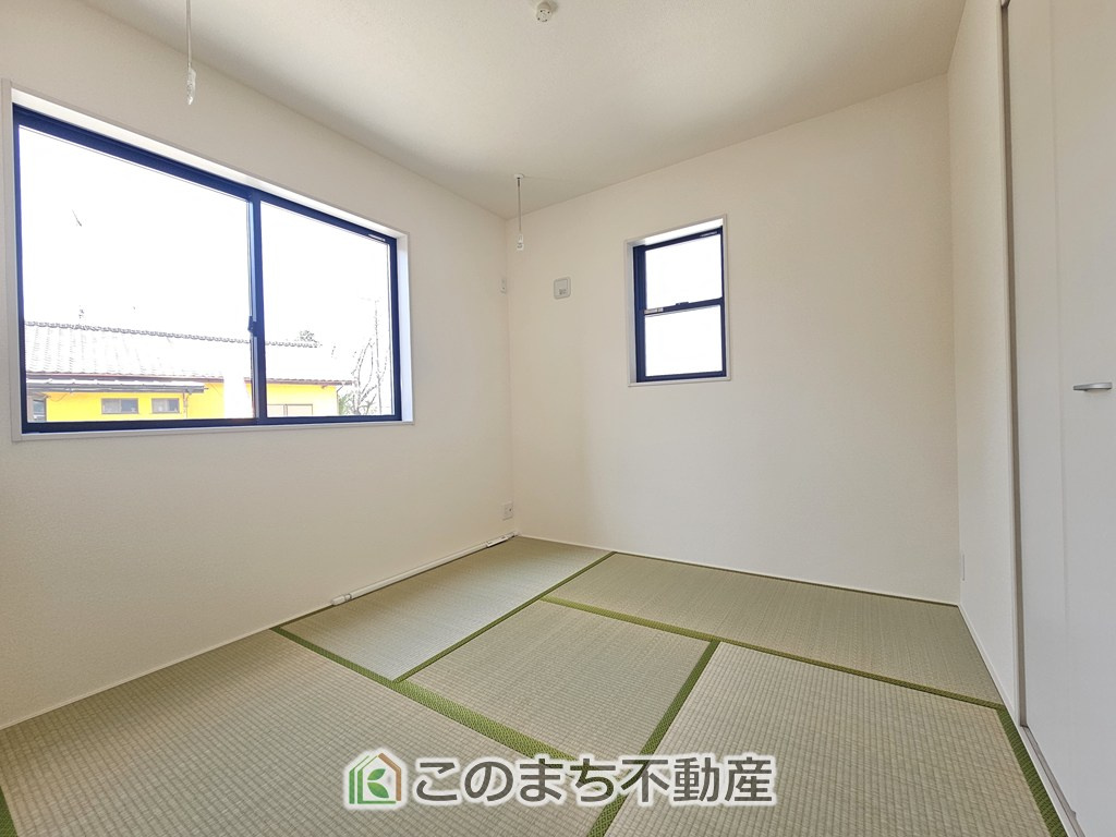 LiveleGarden.S第5栃木市岩舟町静和の和室|お子様のお昼寝にも便利な和室です。大きな窓から暖かな日差しが差し込みます♪