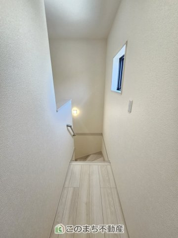 LiveleGarden.S第5栃木市岩舟町静和の内装|手すり付きで小さなお子様にも安心の階段スペースです☆