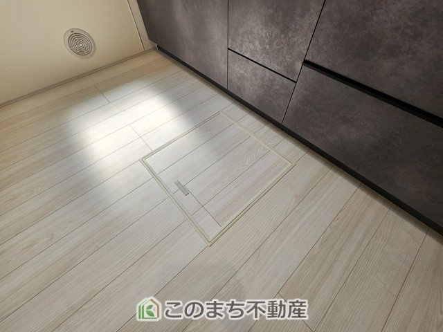 LiveleGarden.S第5栃木市岩舟町静和の収納|床下収納は意外と容量があり、日常のストックにも大活躍です♪