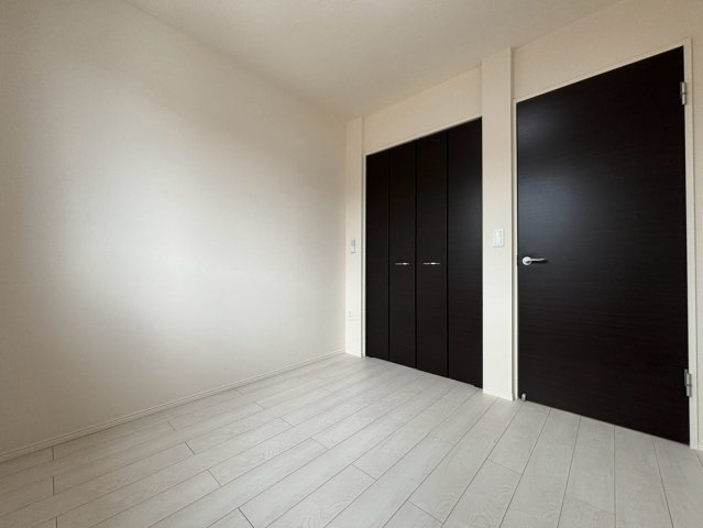 川崎市多摩区長尾６丁目のアパートの居間・リビング