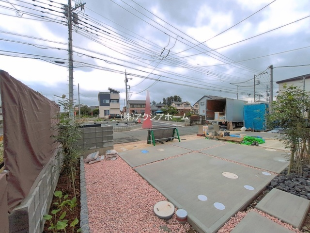 所沢市小手指南4丁目・全5棟　新築一戸建　1号棟の駐車場|カースペース2台 現地写真（2026年6月15日撮影）
