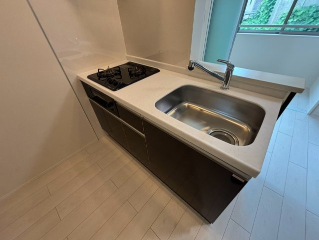 川崎市多摩区長尾６丁目のアパートのキッチン