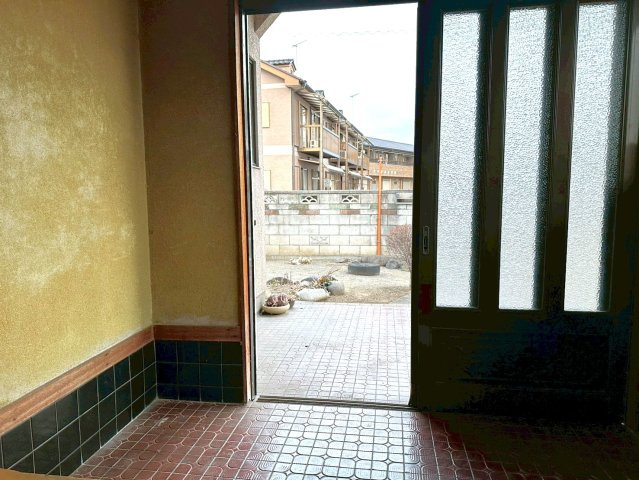 【内装】 | 茨城県下妻市下妻戊　～生活利便施設が充実した街～ | スペースに奥行きがあり、人の出入りがスムーズです。