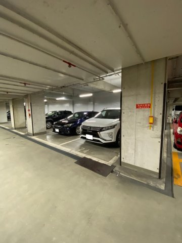 ブルームライフ兵庫の駐車場