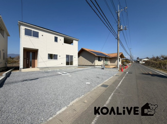 【外観】 | 完成済み！いつでも新生活を始めることができます。
開放感あるLDK！
陽当り、風通しも良い暖かな住まいです。
KOALIVE （コアライブ）【0120-919-727】