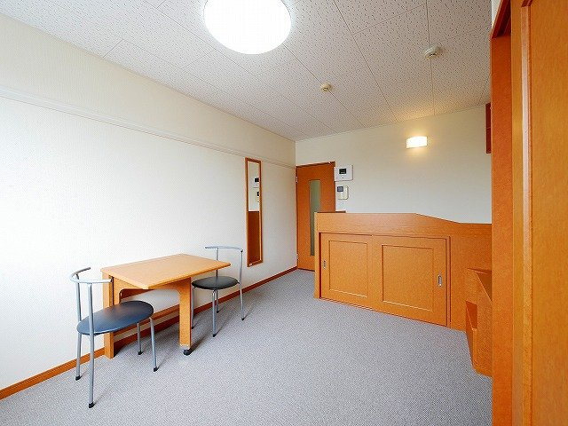 レオパレスゆとり　天理の洋室|明るい洋室です