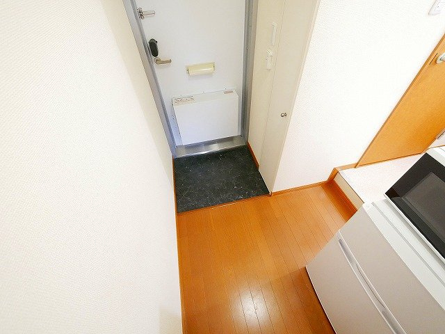 レオパレスゆとり　天理の玄関|収納もある玄関です