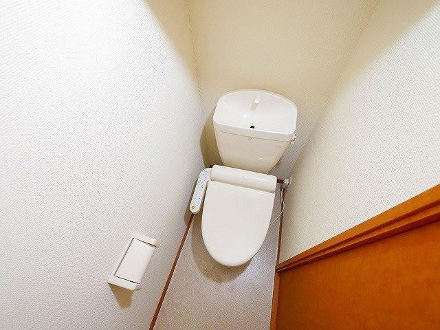 レオパレスゆとり　天理のトイレ|落ち着いた色調のトイレです