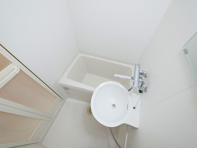 レオパレスゆとり　天理の洗面所|忙しい朝には欠かせない洗面所です