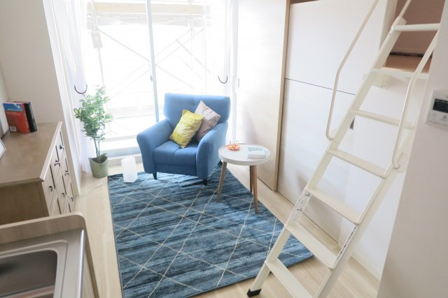 コーラルポワント難波WESTの居間・リビング