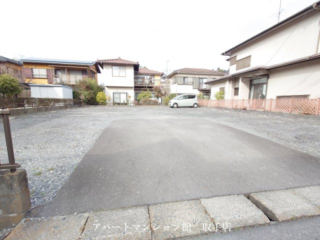 成島駐車場の駐車場