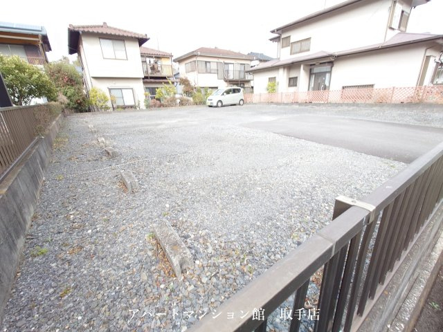 成島駐車場の駐車場