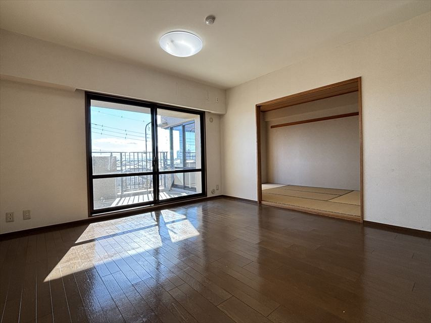 ルネ・グランテラスの居間・リビング