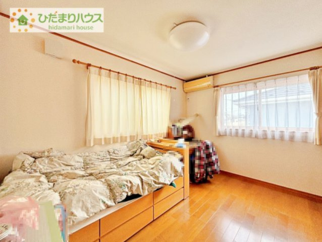 【洋室】 | つくば市豊里の杜2丁目　中古戸建 | 窓が多く、明るい空間を演出してくれます(*^^*)