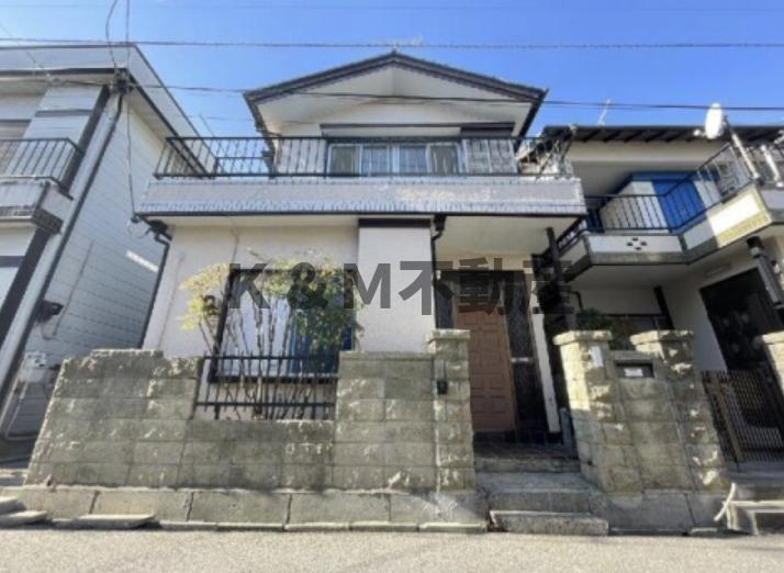 北松戸戸建のエントランス|建物の内部です