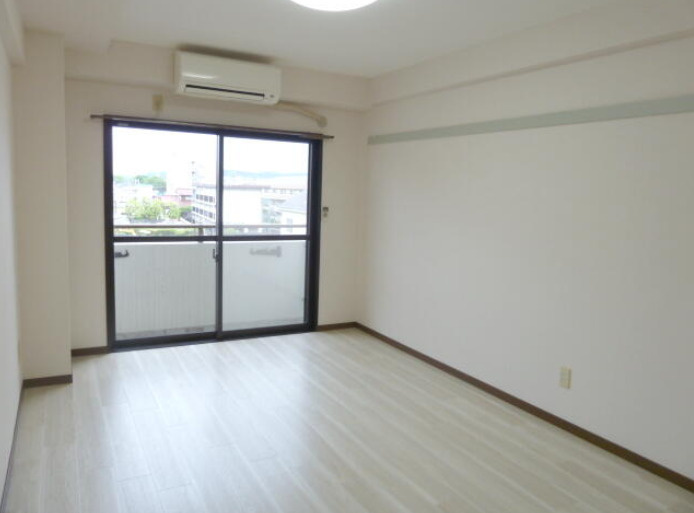 サングレース東府中の居間・リビング