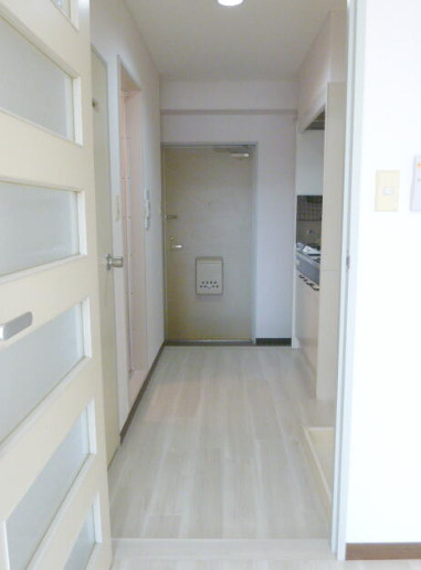 サングレース東府中の玄関