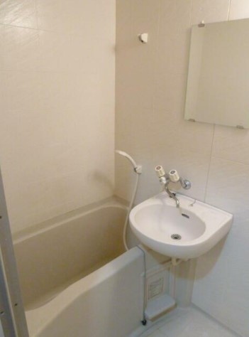 サングレース東府中の浴室