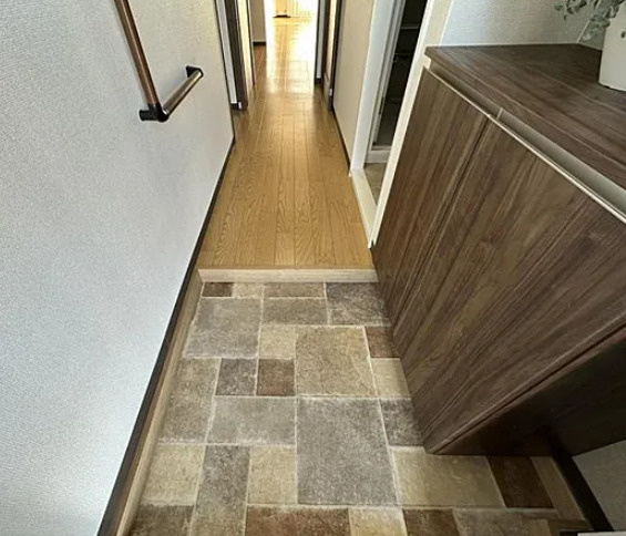 佐倉市　区分マンションの玄関