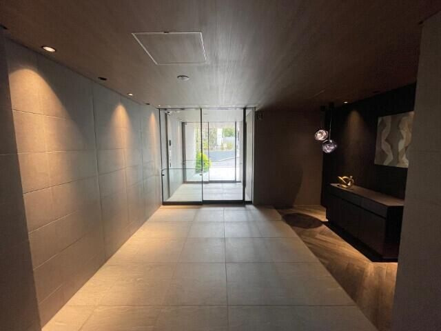 レジディア高田馬場のエントランス