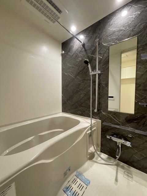 レジディア高田馬場の浴室