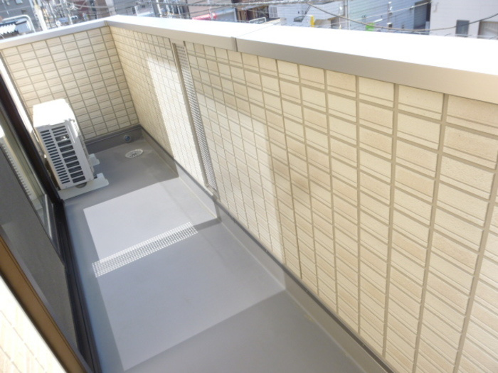 【バルコニー】