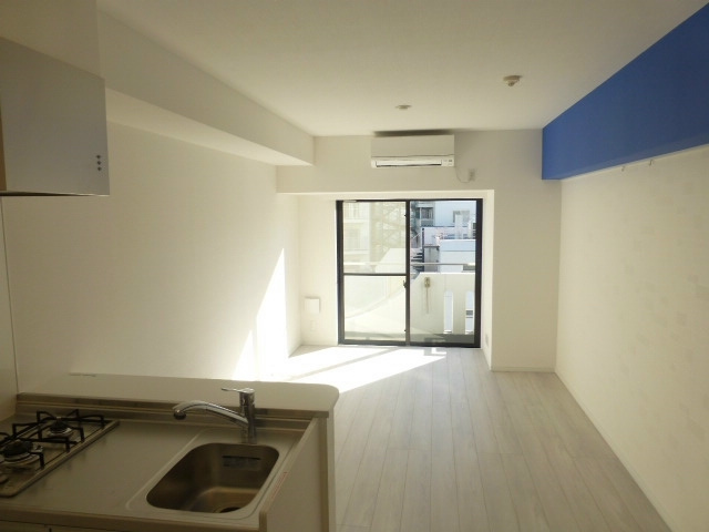 新品家具付きマンション高田2(KaGood東京)の居間・リビング