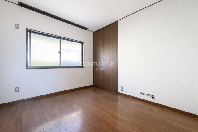 【洋室】 | 小田急線「新百合ヶ丘」中古戸建 | きれいな洋室です