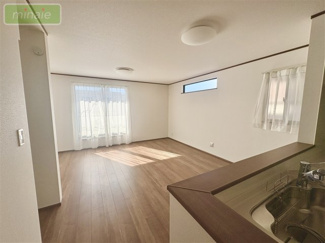 【居間・リビング】 | 塚田駅9分　見学可　北本町2　全4棟　A号棟