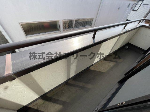 小金井市緑町５丁目のアパートのロビー