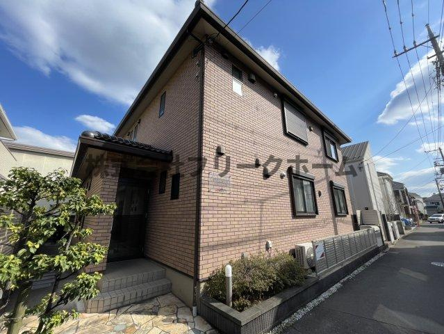 小金井市緑町５丁目のアパートの居間・リビング