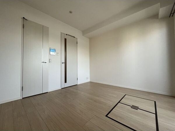 スプランディッド新大阪DUEの洋室