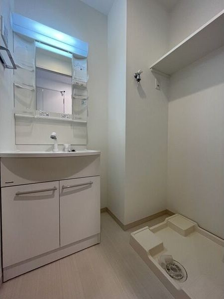 スプランディッド新大阪DUEの洗面所