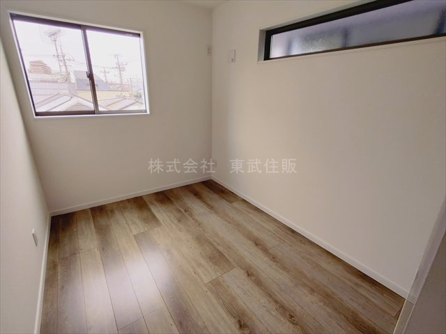 【洋室】 | 川越市稲荷町　全１棟 | 洋室4.4帖、使い勝手のいい洋室です