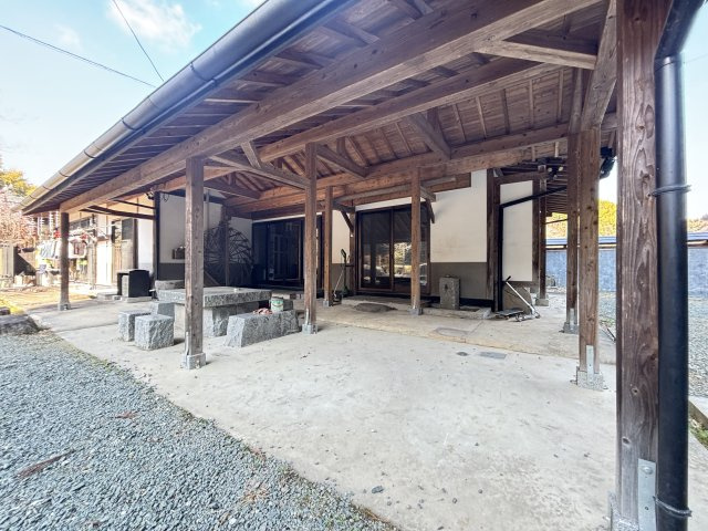 【玄関】 | 菊池市豊間 | ☆♪屋根付きテラス有！BBQにも最適♪☆