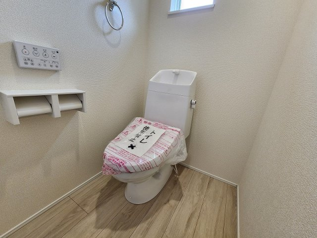 リナージュ高崎下之城町1期 全1棟のトイレ|現地撮影：トイレ2