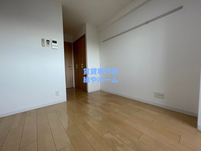 グランパシフィック花園北の寝室|使い勝手のいい寝室です