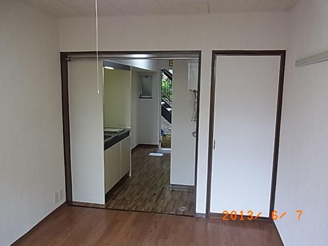 ハイツ伊藤の洋室