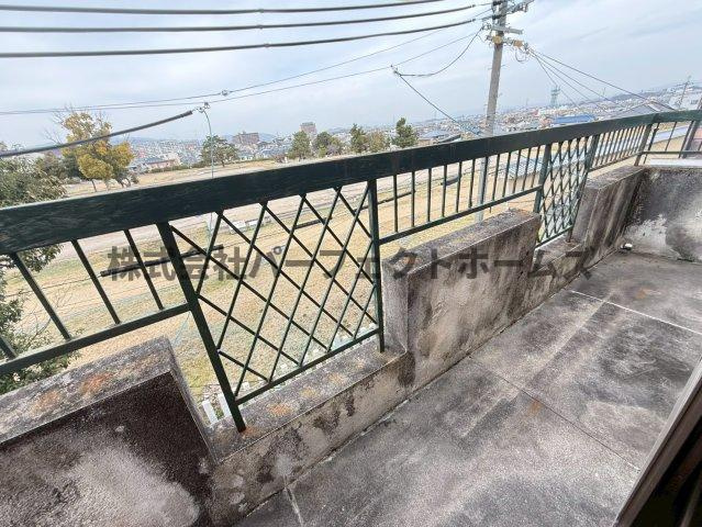 中宮西之町戸建　賃貸のバルコニー|開放的で明るい空間を演出してくれるバルコニーです