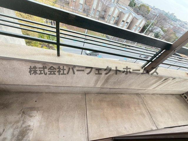 中宮西之町戸建　賃貸のバルコニー|バルコニー付きです