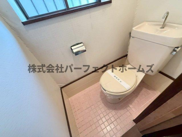 中宮西之町戸建　賃貸のトイレ|ゆったりとした空間のトイレです