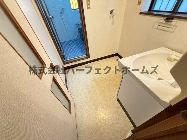 中宮西之町戸建　賃貸の洗面所|広い洗面スペース