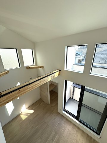 BEACH SIDE LIVING — 緑が浜の家の居間・リビング