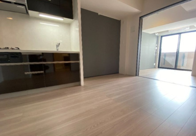 【居間・リビング】 | オークレジデンス亀沢 | 使いやすいリビングです