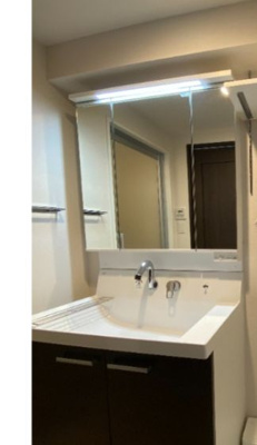 【独立洗面台】 | オークレジデンス亀沢 | 朝の支度にも助かる、独立の洗髪洗面化粧台