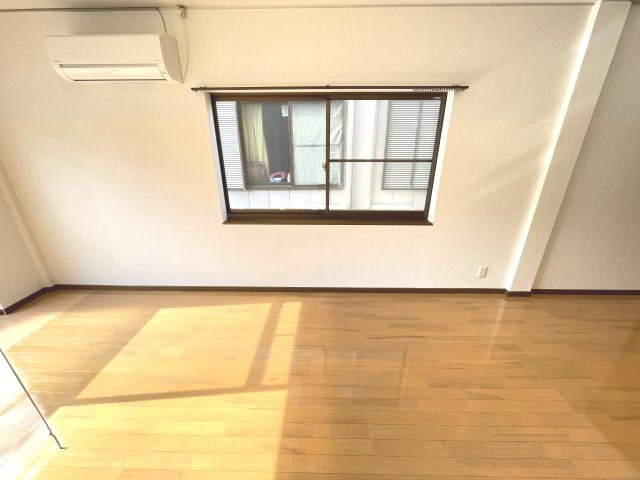 【寝室】 | 使い勝手のいい寝室です