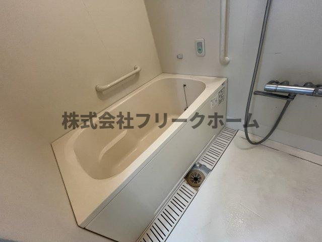 武蔵野市境南町３丁目の賃貸マンションの浴室